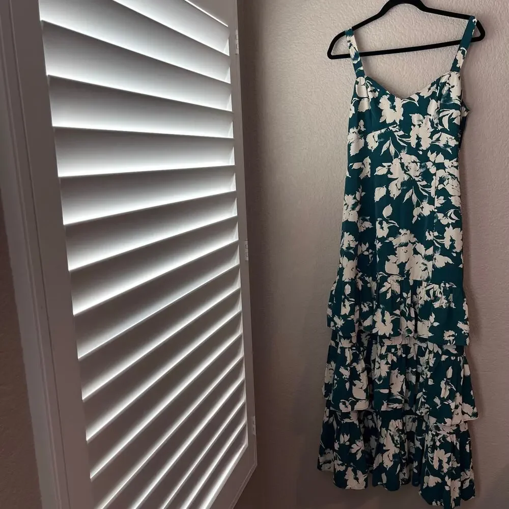 Abercrombie A&F Drama Ruffle Floral Tiered Maxi Dress Green White Medium - Picture 2 of 7